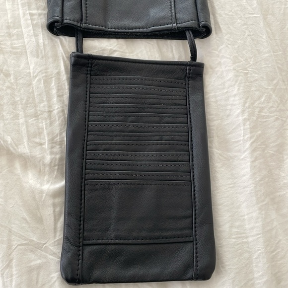 D’ONOFRIO BLACK LEATHER CROSSBODY TRAVEL PHONE SLIDE OUT PULL - Picture 3 of 10